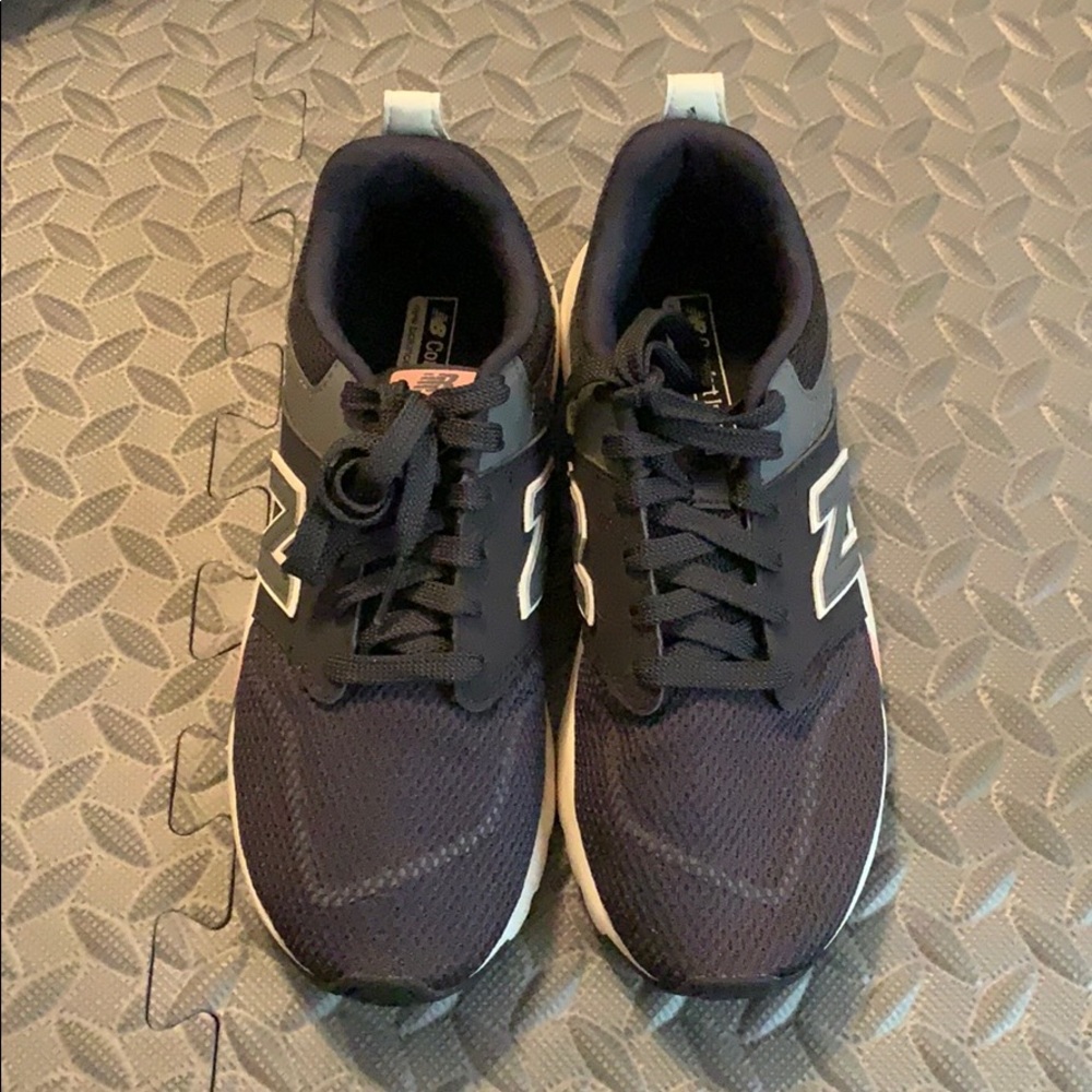 Women’s size 7  new balance shoes